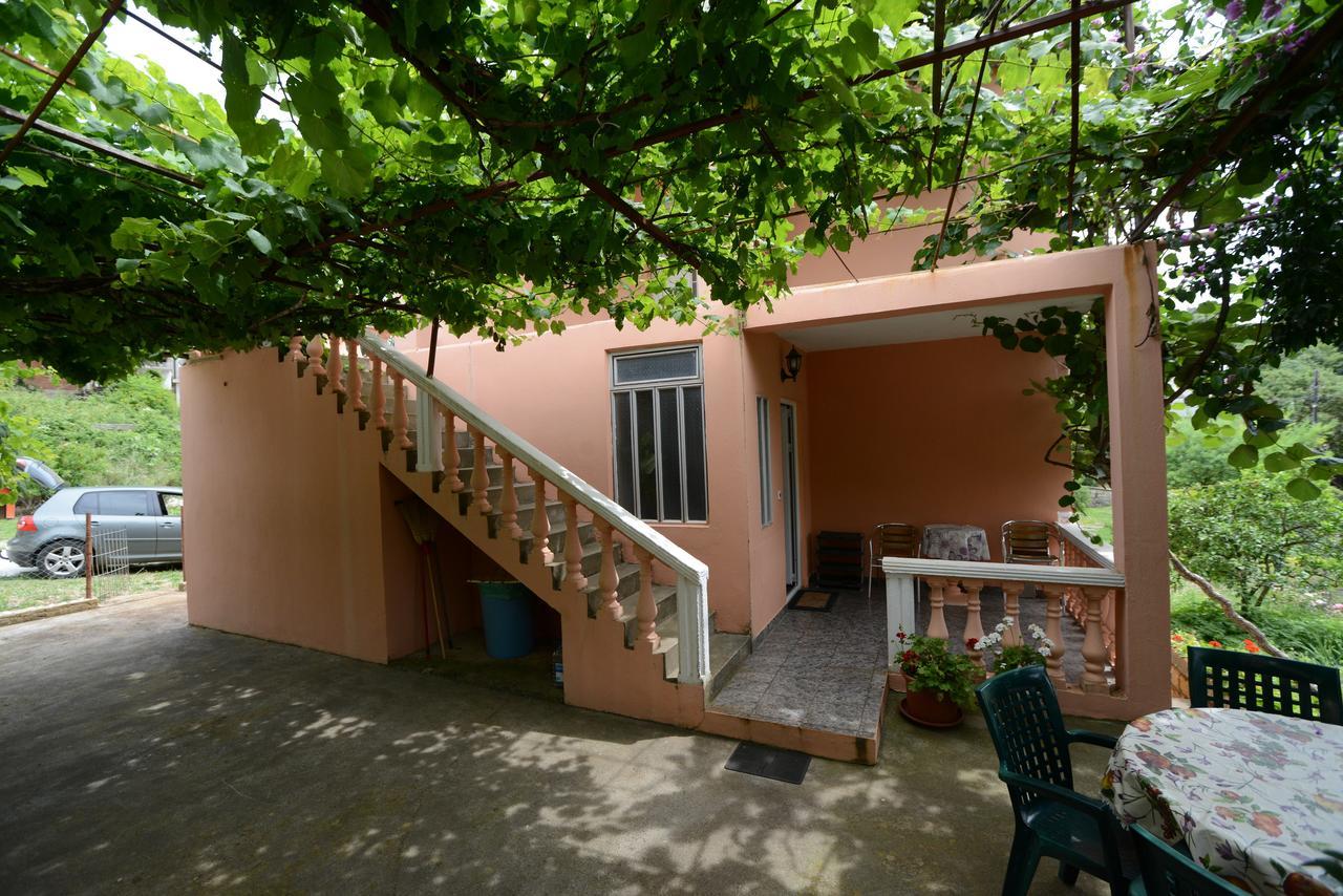 President Holiday Home Utjeha Bagian luar foto